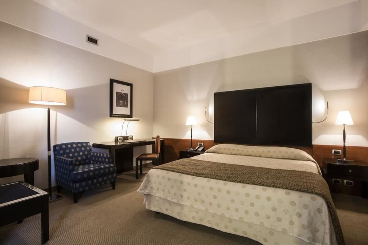Executive Room | Down comforters, pillowtop beds, minibar, in-room safe