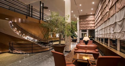 Fly On Hotel