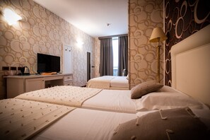 Quadruple Room | 1 bedroom, minibar, in-room safe, desk