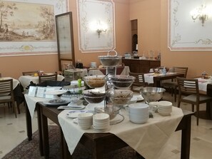 Daily buffet breakfast (EUR 15 per person)