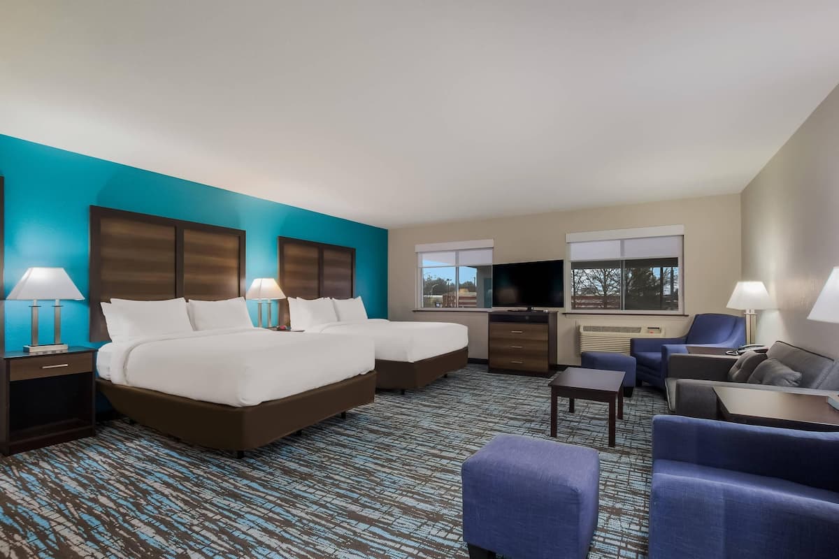 Suite, Multiple Beds, Non Smoking | In-room safe, desk, iron/ironing board, cribs (free)