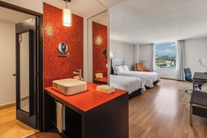 Superior Room 2 Doubles | In-room safe, desk, iron/ironing board, free cribs/infant beds - Fiesta Inn Express Naucalpan (Naucalpan)