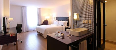 Superior Room King | In-room safe, desk, iron/ironing board, free cots/infant beds