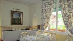 Unclassified image, 2 of 97, button - Hôtel Exelmans (Paris)