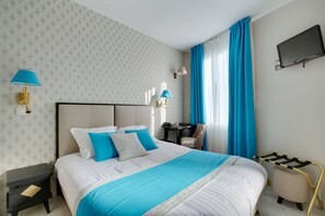 Courtyard view - Hotel Riviera Elysées (Paris)