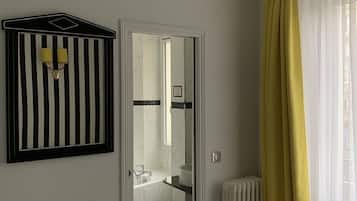Cofres nos quartos, individualmente decorados