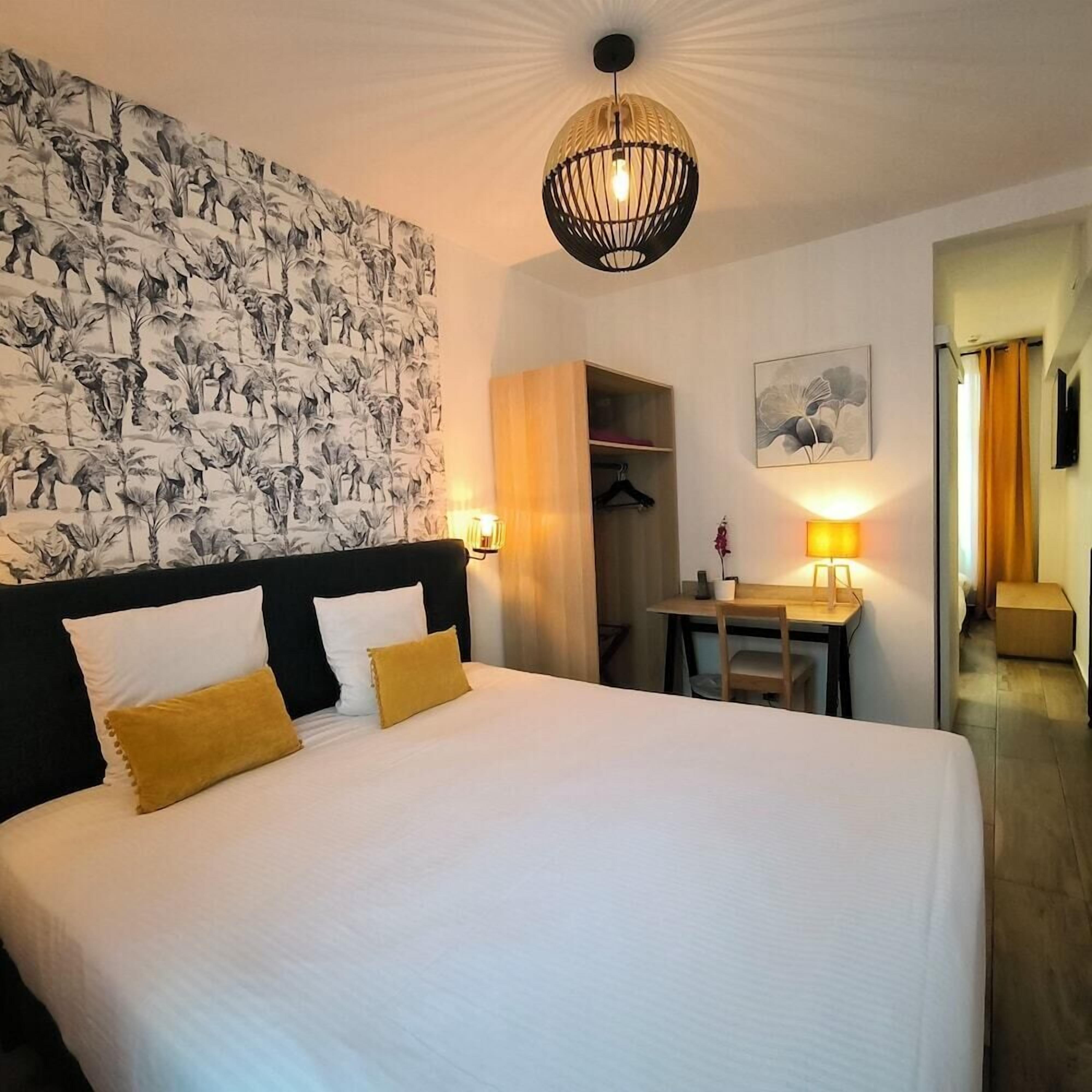 Premium bedding, in-room safe, individually furnished, desk