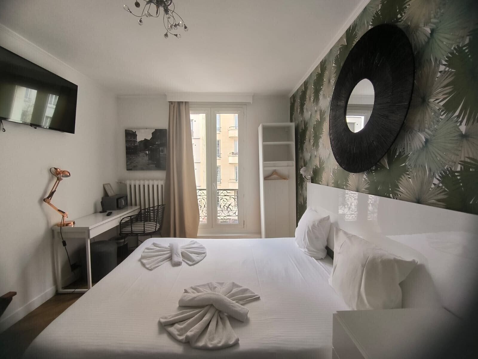 Habitación doble superior | Ropa de cama de alta calidad y caja de seguridad en la habitación 