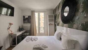 Habitación doble superior | Ropa de cama de alta calidad y caja de seguridad en la habitación