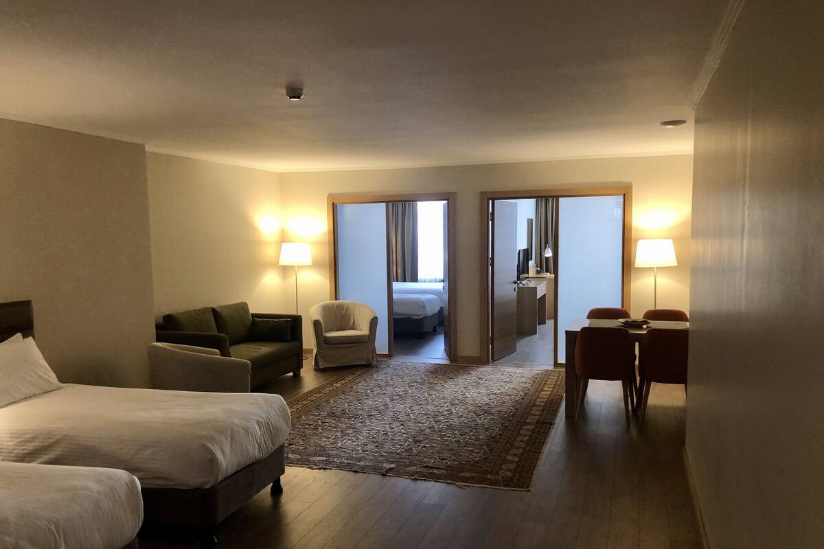 Executive Apartment | Egyptian cotton sheets, premium bedding, in-room safe, laptop workspace