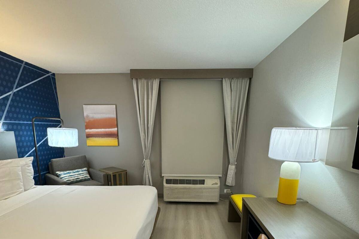 1 bedroom, in-room safe, desk, laptop workspace