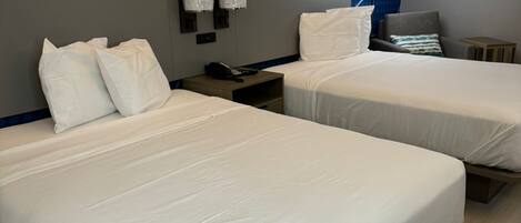 Standard-huone, 2 keskisuurta parisänkyä, tupakointi kielletty | 1 makuuhuone, tallelokero huoneessa, yksilöllisesti sisustettu