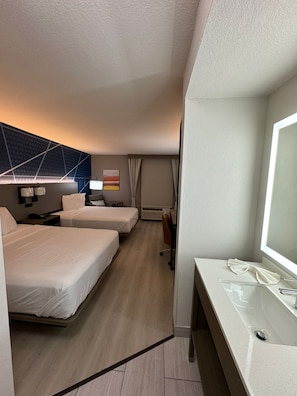 Standard Room, 2 Queen Beds, Non Smoking - Comfort Inn & Suites Harvey - Chicago Southland (Harvey)