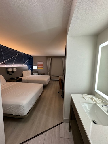 Halsted Inn and Suites Harvey - Chicago Southland