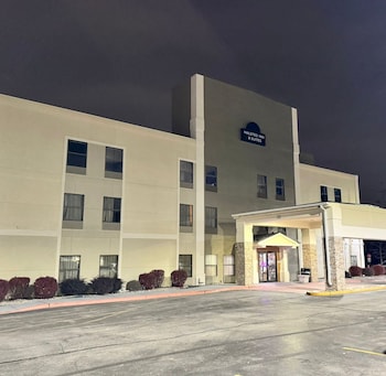 Halsted Inn and Suites Harvey - Chicago Southland
