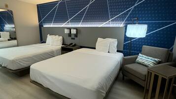 Rom – standard, 2 queensize-senger, ikke-røyk | 1 soverom, safe på rommet, individuelt dekorert og individuelt innredet