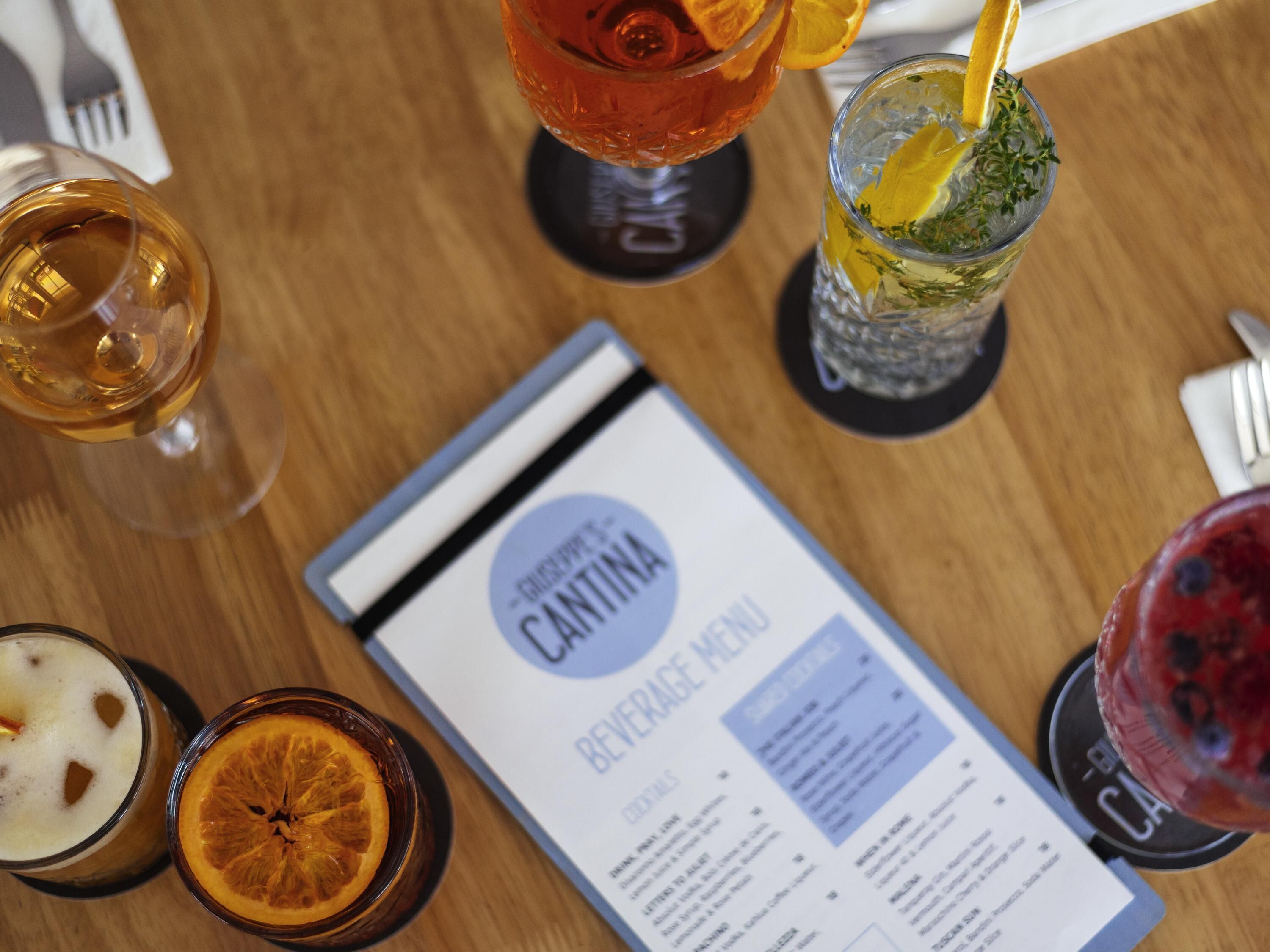 Un menu intitulé « CANTINE » proposant diverses options de boissons.