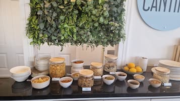 Daily to-go breakfast (AUD 22 per person)
