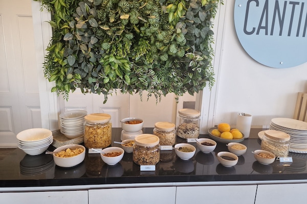 Petit déjeuner à emporter (22 AUD par personne)