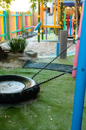 儿童活动区 - 室外