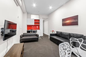 Two Bedroom Apartment | Iron/ironing board, free WiFi, bed sheets - Comfort Apartments on Elizabeth (Melbourne)