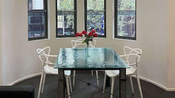 Tabla de planchar con plancha y camas plegables/adicionales