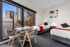 Family Studio | Iron/ironing board, free WiFi, bed sheets - Comfort Apartments on Elizabeth (Melbourne)