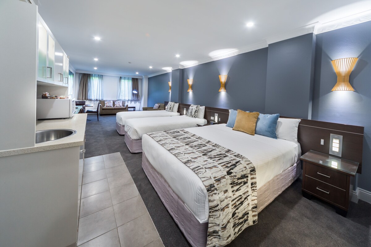 Hyde Park Inn