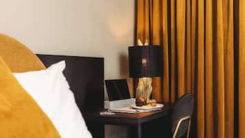 Business center dalam bilik