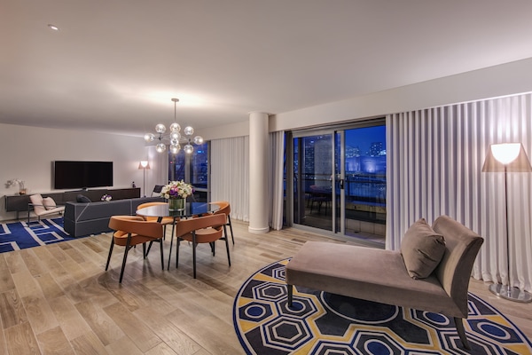 أغطية فراش متميزة وألحفة محشوة بالريش وأسرّة تيمبور بديك