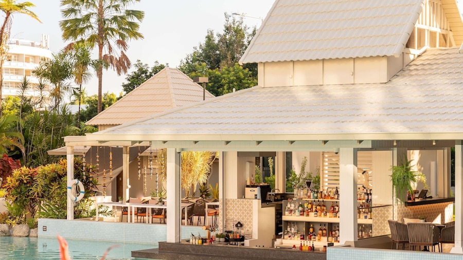 Novotel Cairns Oasis Resort