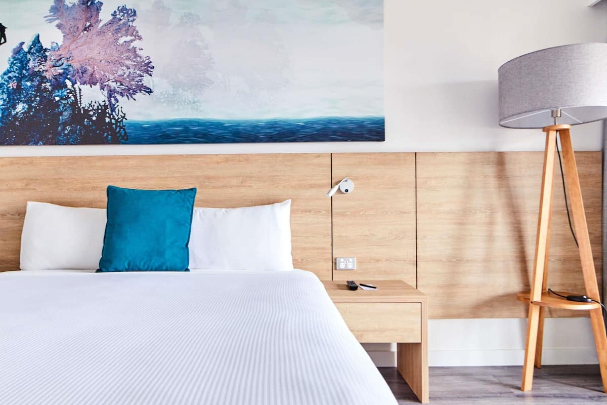 Caja de seguridad en la habitación y decoración personalizada