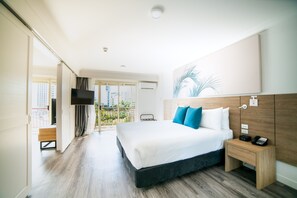 Deluxe Suite | Peti besi dalam bilik, dihias secara berasingan 