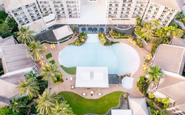 Novotel Cairns Oasis Resort