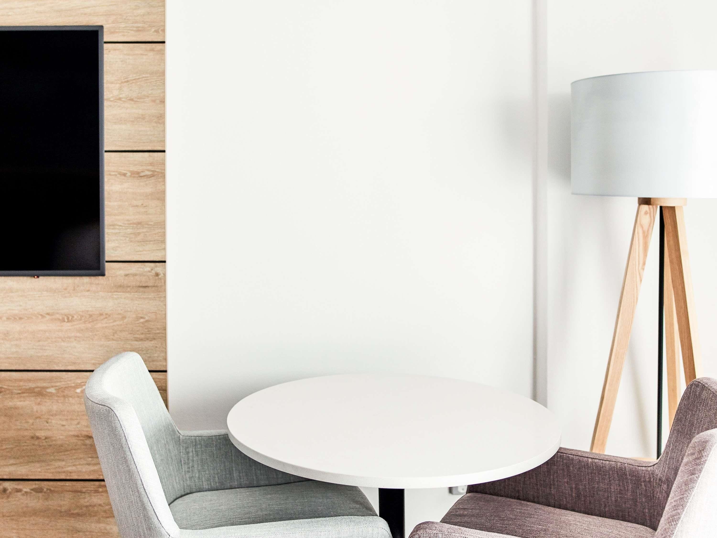 Caja de seguridad en la habitación y decoración personalizada 