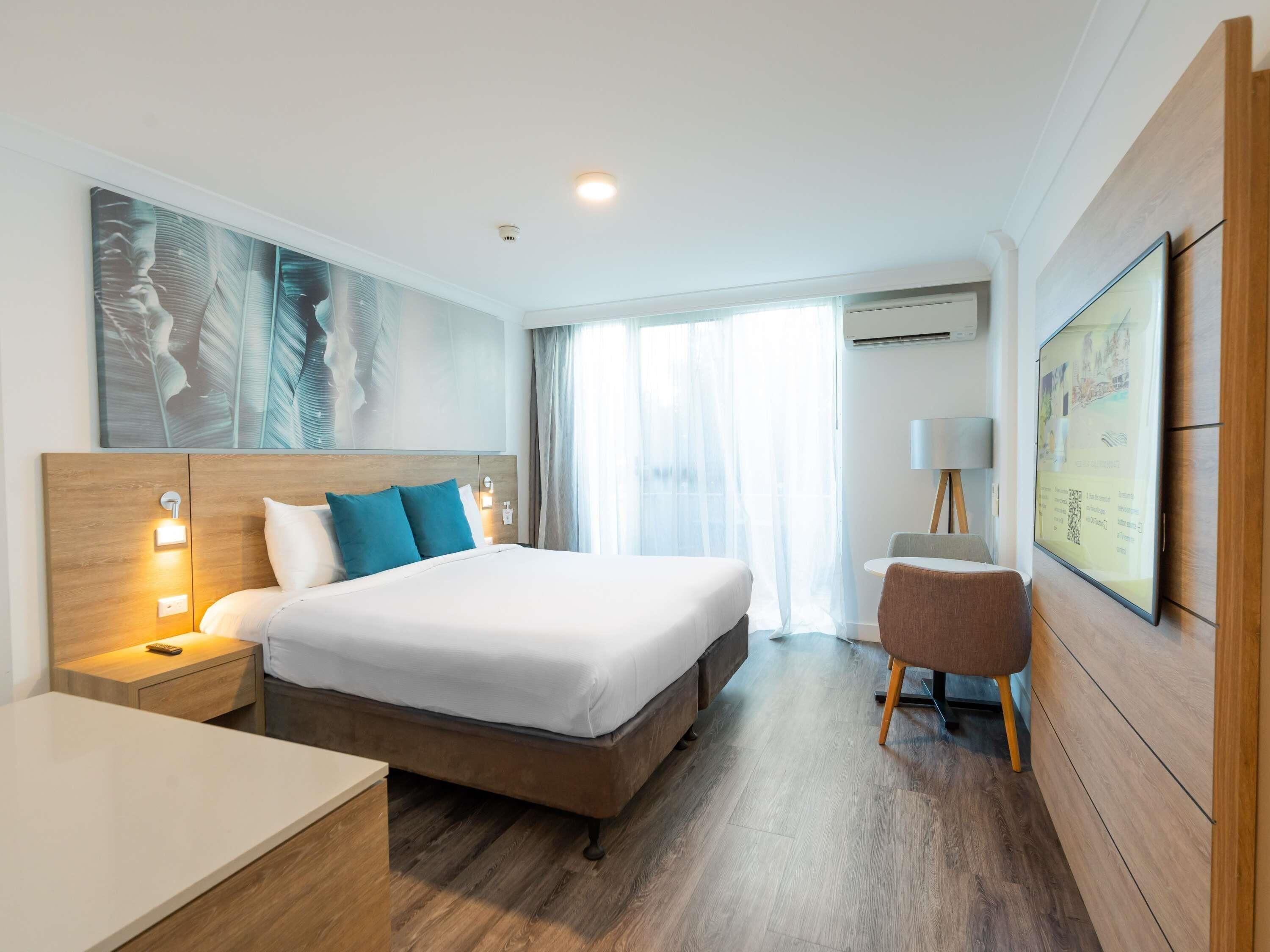 Deluxe Room, 1 Double Bed with Sofa bed, Accessible