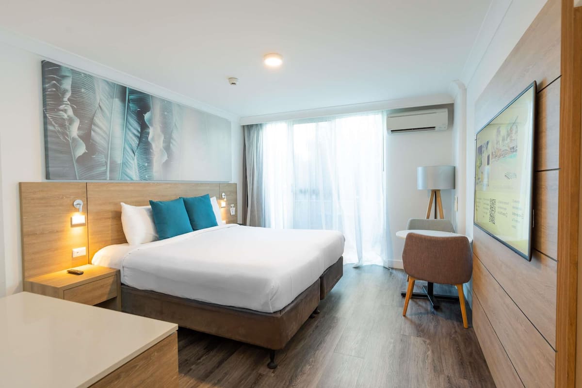 Deluxe Room, 1 Double Bed with Sofa bed, Accessible | In-room safe, individually decorated, individually furnished