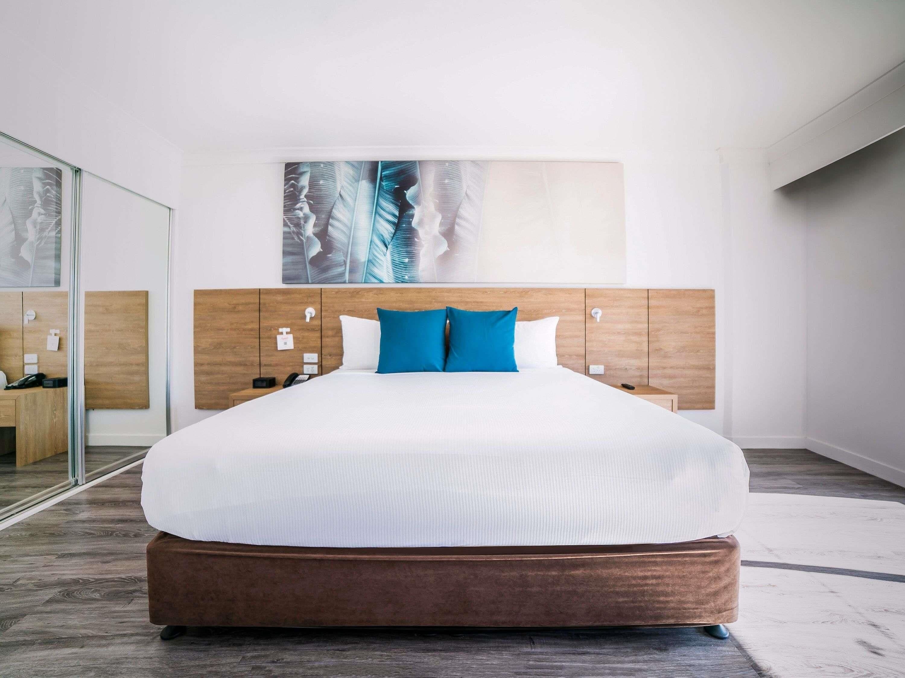 Standard Room, 1 King Bed