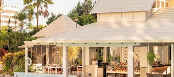 Novotel Cairns Oasis Resort