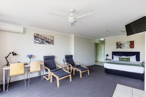 Iron/ironing board, free WiFi, bed sheets - The Wellington Apartment Hotel (East Brisbane)