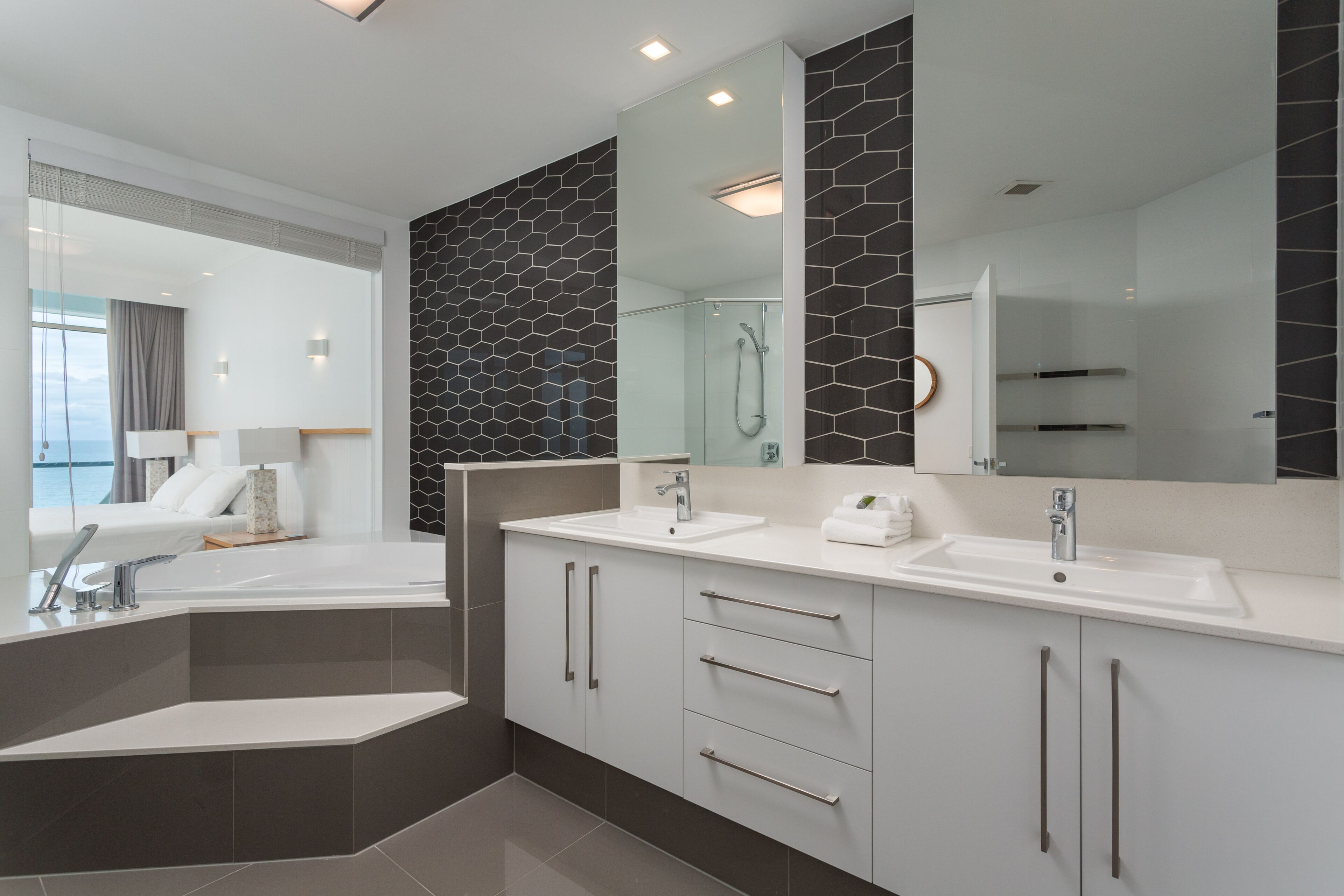 Oceana on Broadbeach — image 12