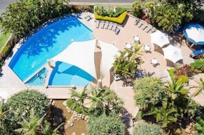 2 albercas al aire libre, camas balinesas gratuitas y camastros 