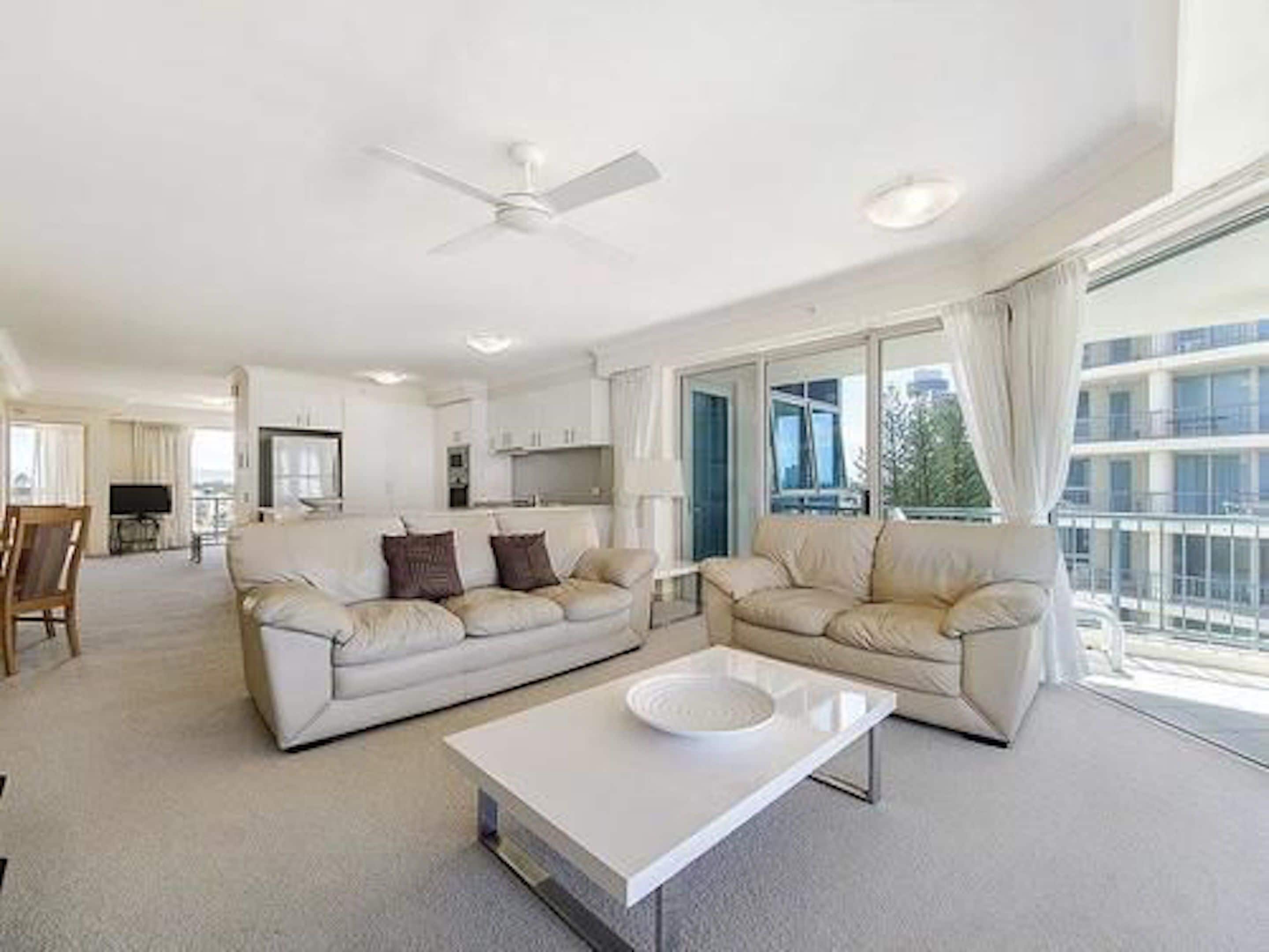 Oceana on Broadbeach — image 16