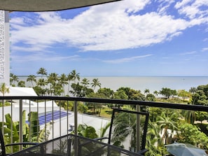 Iron/ironing board, cots/infant beds, WiFi, bed sheets - BreakFree Royal Harbour (Cairns)