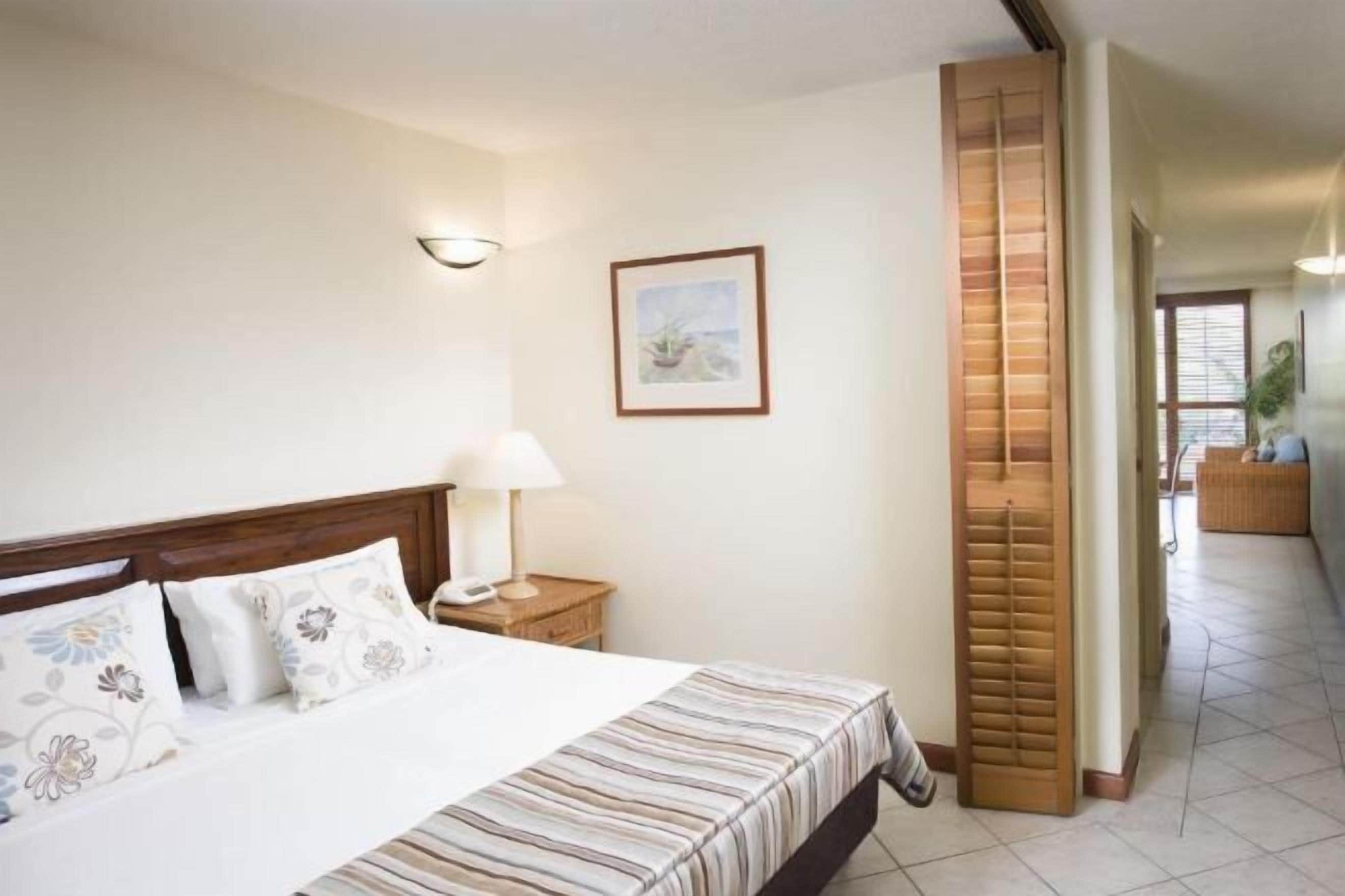 Iron/ironing board, cribs/infant beds, WiFi, bed sheets
