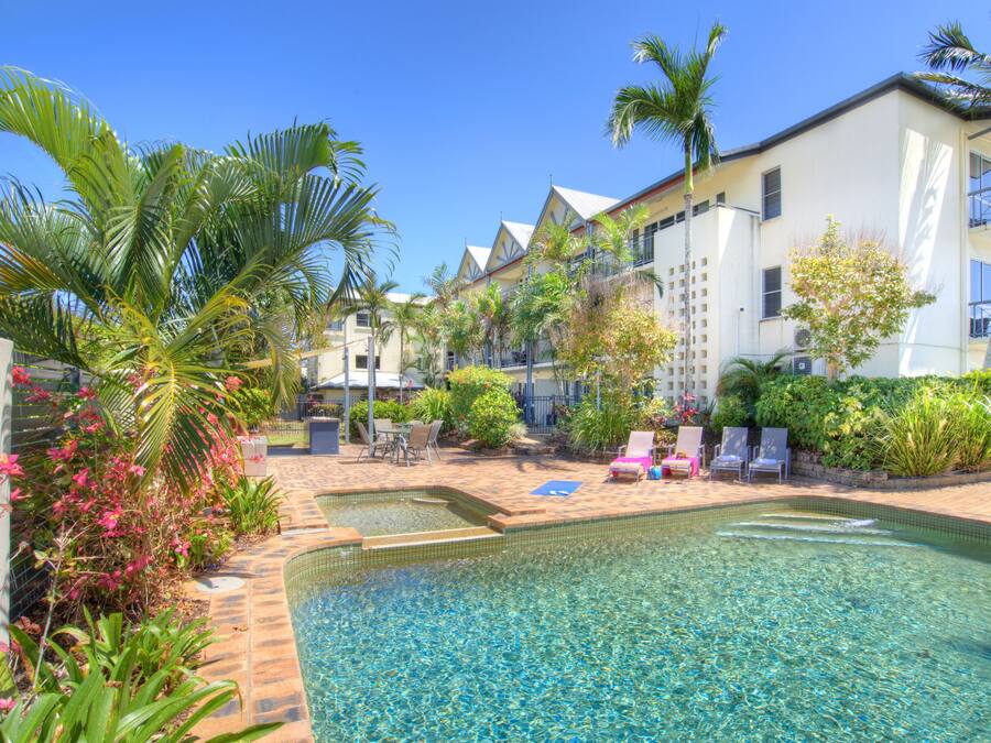 2 piscinas al aire libre, sillones reclinables de piscina