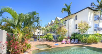 Cairns Queenslander Hotel & Apartments