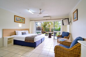 Studio Suite (Hibiscus) | Iron/ironing board, free WiFi, bed sheets