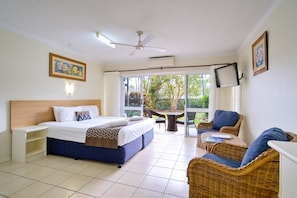 Studio Suite (Hibiscus) | Iron/ironing board, cribs/infant beds, free WiFi, bed sheets