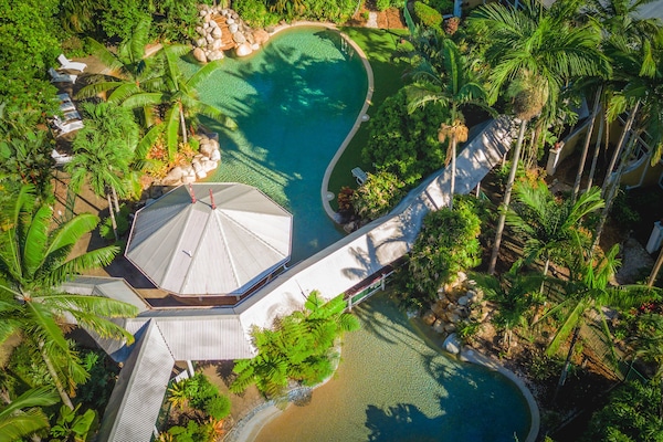 3 outdoor pools, open 8:00 AM to 8:00 PM, pool umbrellas, pool loungers